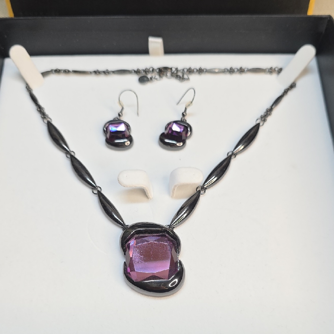 Fifth Avenue Collection Hand Made Jewelry Set With Box 40$